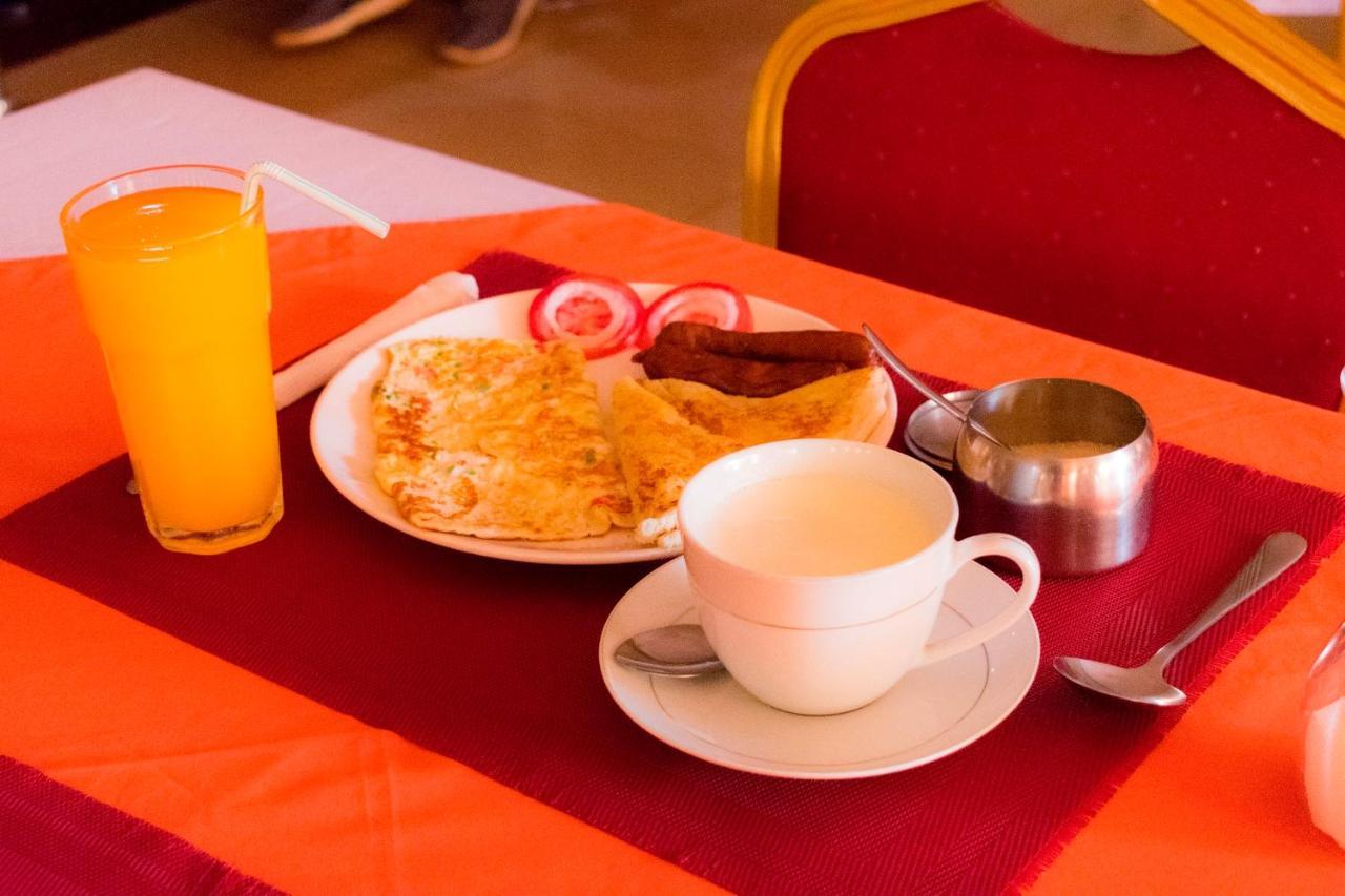 Kahondo Buffalo Hotel Makerere Esterno foto