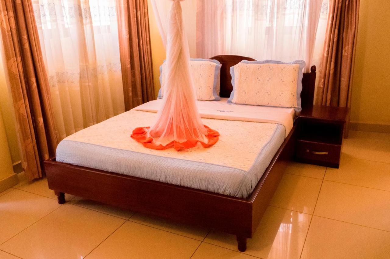 Kahondo Buffalo Hotel Makerere Esterno foto