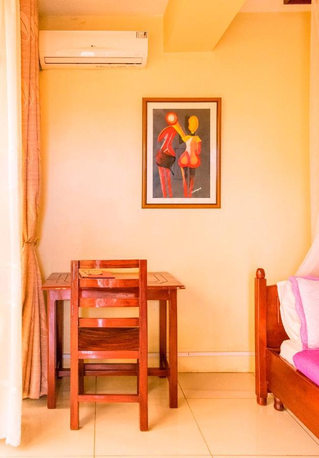 Kahondo Buffalo Hotel Makerere Esterno foto